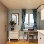 Veeve - The Barnes Family Haven
